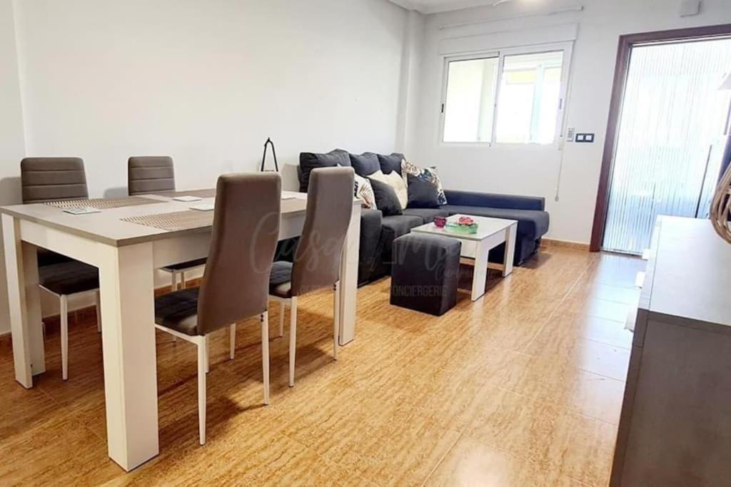 Agreable Appartement Avec Piscine Commune San Pedro del Pinatar Buitenkant foto
