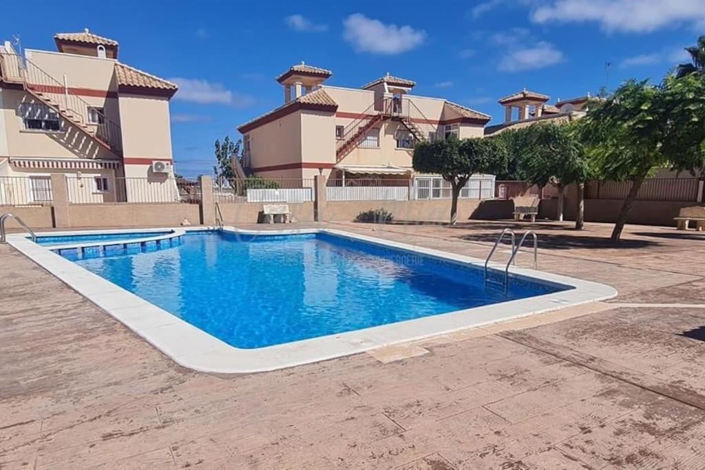 Agreable Appartement Avec Piscine Commune San Pedro del Pinatar Buitenkant foto